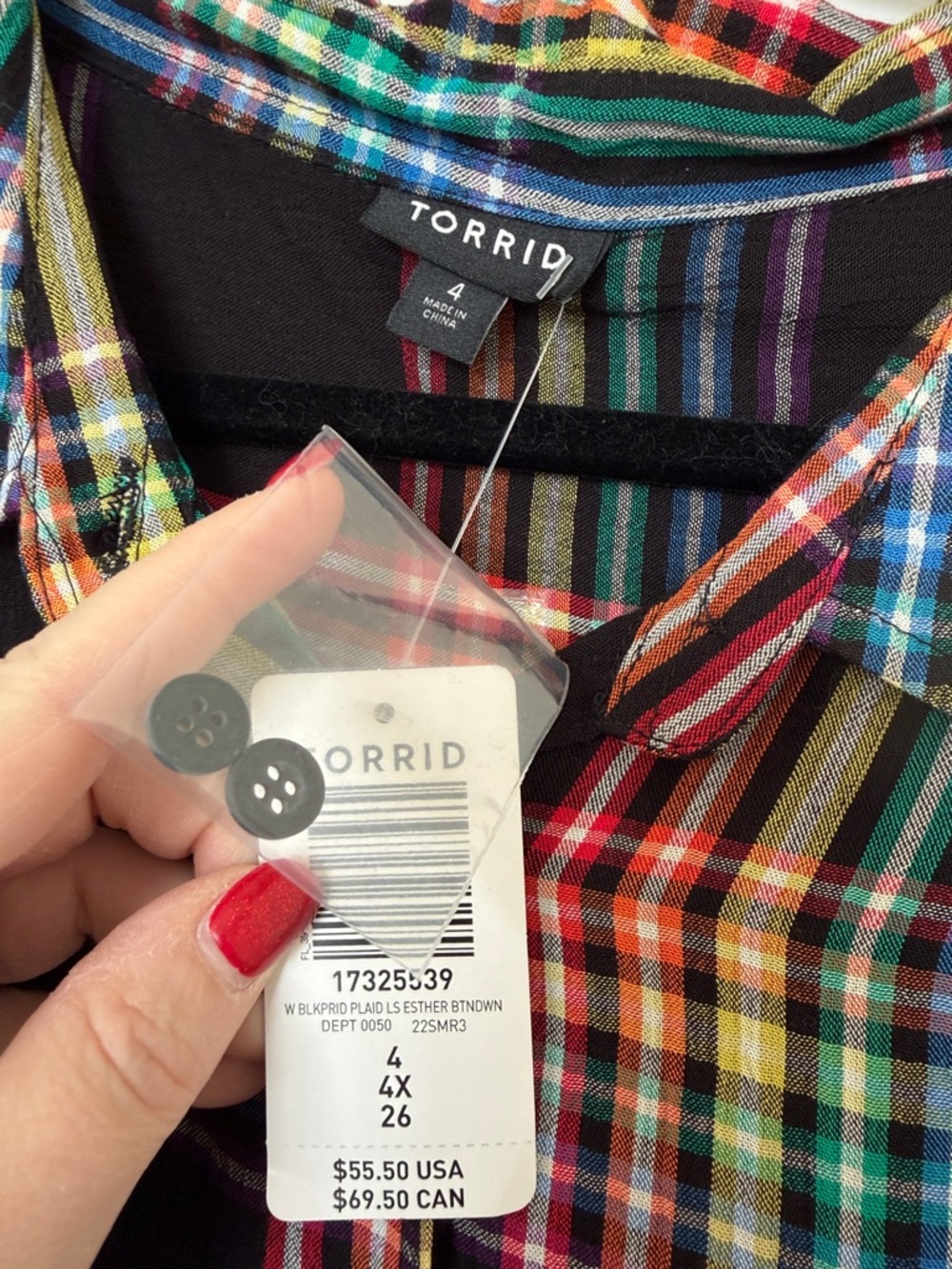 NWT Torrid Black Multicolor Rainbow Plaid Button-Up Shirt - Picture 2 of 4